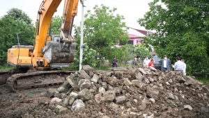 KARTEPE’DE ALT YAPI - ÜSTYAPI HIZ KESMİYOR