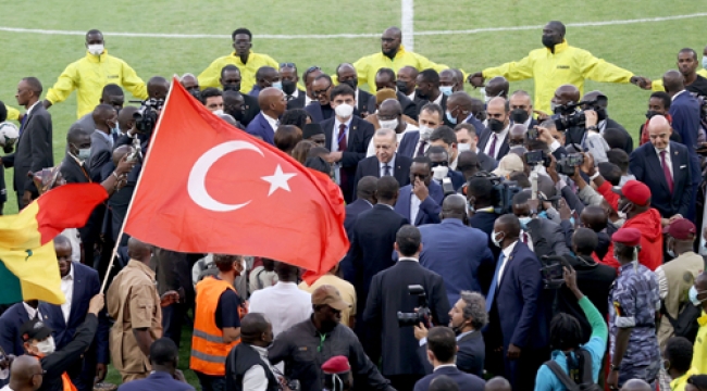  Erdoğan, Senegal Stadyumu’nun açılış törenine katıldı