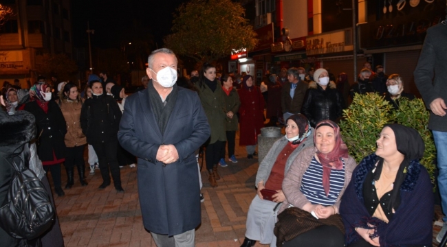 Yağmur altında 14 Şubat konseri