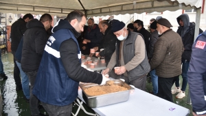 KARTEPE’DE ÇANAKKALE DESTANI ANISINA HELVA İKRAMI