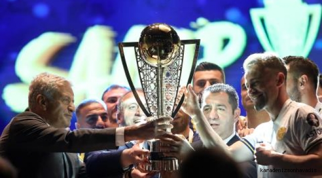 MKE Ankaragücü'ne şampiyonluk kupasını Başkan Servet Yardımcı verdi