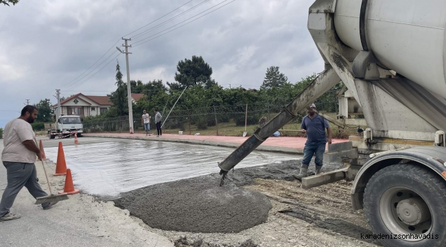 Arifiye Belediyesi Beton Yol Çalışmalarına Devam Ediyor..