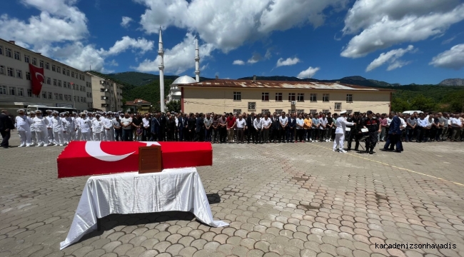 BARTINLI ŞEHİT ÖZKAYA, GÖZYAŞLARI ARASINDA TOPRAĞA VERİLDİ