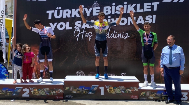 Genç pedaldan derece geldi