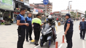 İSTANBUL CADDESİNDE MOTOSİKLET DENETİMİ 