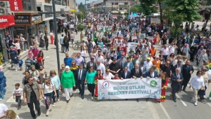 KORTEJ RENGÂRENK GÖRÜNTÜLER OLUŞTURDU