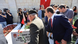 15 TEMMUZ ŞEHİTLERİ İBB ÖNÜNDE ANILDI