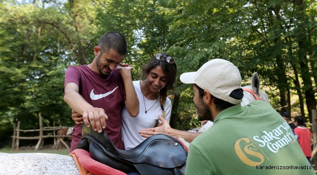 Engelsiz yürekler ata binme heyecanı yaşadı