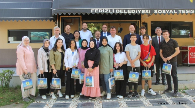 Başkan Gündoğdu, üniversiteyi kazanan gençlerle bir araya geldi