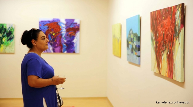 Ressam Durmuş’un, SANKO Sanat Galerisi’ndeki sergisi ilgi görüyor