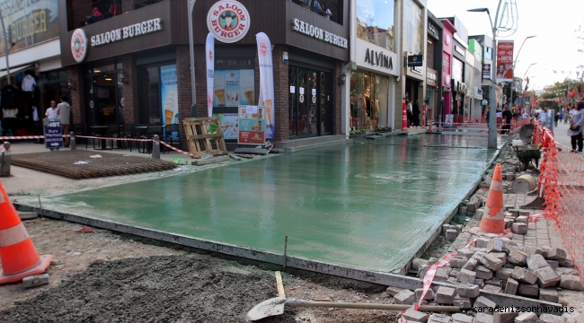 Sakarya Büyükşehir’den Çark Caddesi’nde hummalı çalışma