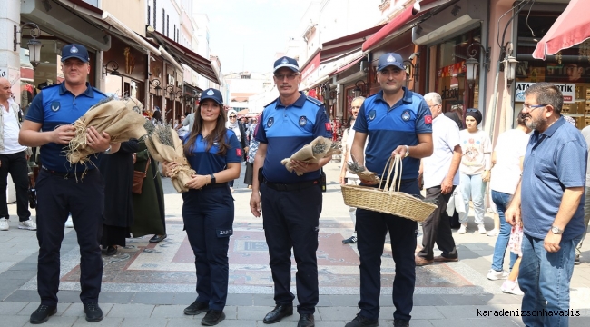 Zabıta teşkilatından esnaf ve vatandaşlara jest