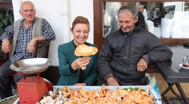 Başkan Köse Cumhuriyet Caddesi Esnafı İle Bir Araya Geldi