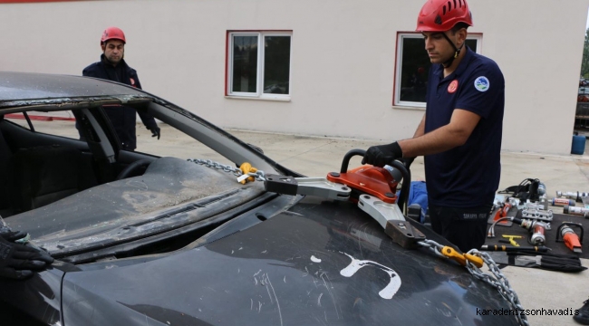 Büyükşehir’in kurtarma timleri eğitimlerini sürdürüyor