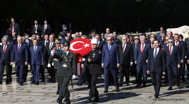 Cumhurbaşkanı Erdoğan, Anıtkabir’de düzenlenen törene katıldı