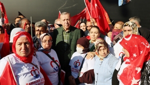 Cumhurbaşkanı Erdoğan, Diyarbakır anneleriyle bir araya geldi