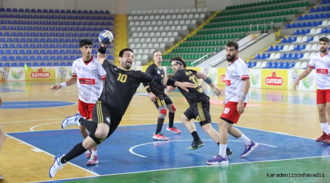 RİZE BELEDİYESPOR HENTBOL TAKIMI, EVİNDE 2’DE 2 YAPTI