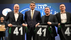 Efsane futbolcular Kartepeli gençlerle buluştu