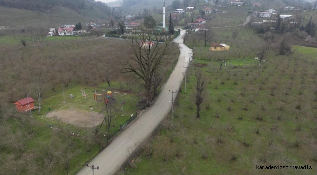 Akyazı Ballıkaya'da beton yol çalışmaları tamamlandı