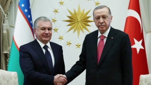 Cumhurbaşkanı Erdoğan, Özbekistan Cumhurbaşkanı Mirziyoyev ile bir araya geldi