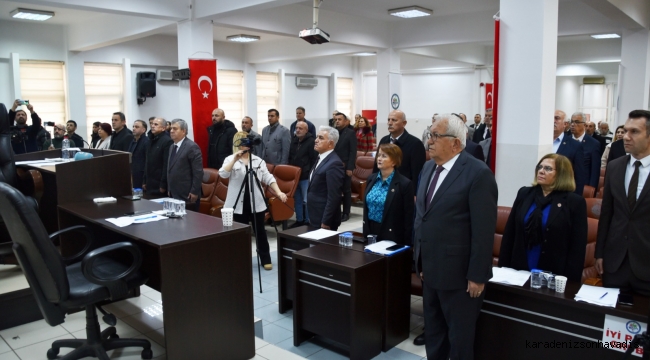 Kdz. Ereğli Belediye Meclisi'nde depremzedeler için saygı duruşunda bulunuldu