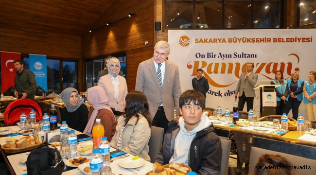 Başkan Yüce depremzede ailelerle gönül sofrasında buluştu