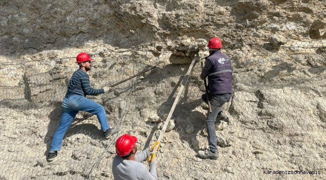 Çavuş Mahallesi'nde Kayalıklarda Önlem Alındı