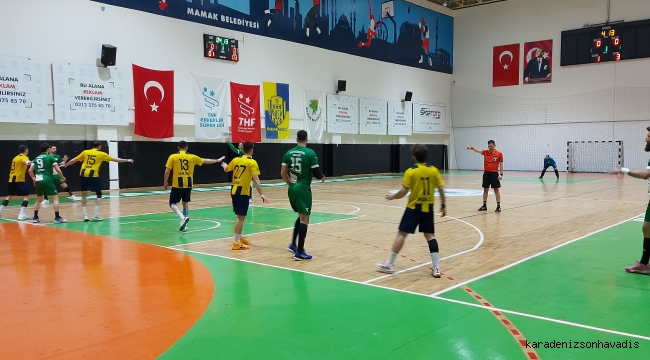 Büyükşehir hentbol normal sezonu galibiyetle kapattı: Play-offlarda rakip Mihalıcçık oldu