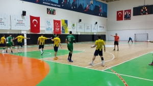 Büyükşehir hentbol normal sezonu galibiyetle kapattı: Play-offlarda rakip Mihalıcçık oldu