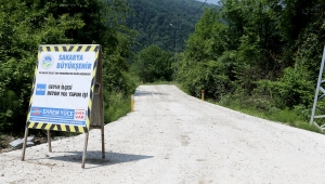 Büyükşehir’den Geyve’nin kırsalına 14 kilometre yeni beton yol