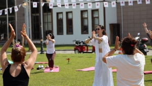 Dünya Yoga Günü'nde kadınlar Leyla Dizdar'da buluştu