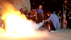 Büyükşehir gençlere ‘ateşe müdahaleyi’ öğretti