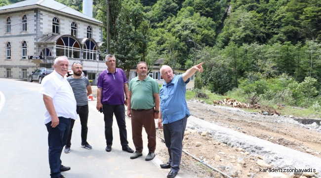 BAŞKAN KARAFAZLI, ÇALIŞMALARINA MECLİS ÜYLERİYLE KÖYLERDE DEVAM EDİYOR