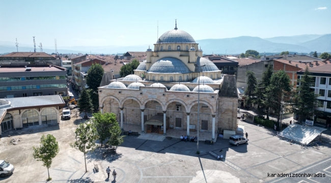 CAMİ MİNARELERİNİ YENİLEME ÇALIŞMALARI SÜRÜYOR