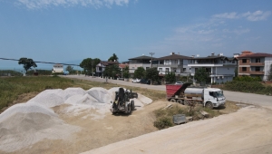 İznik Belediyesi'nden Yollara Sathi Kaplama Çalışması