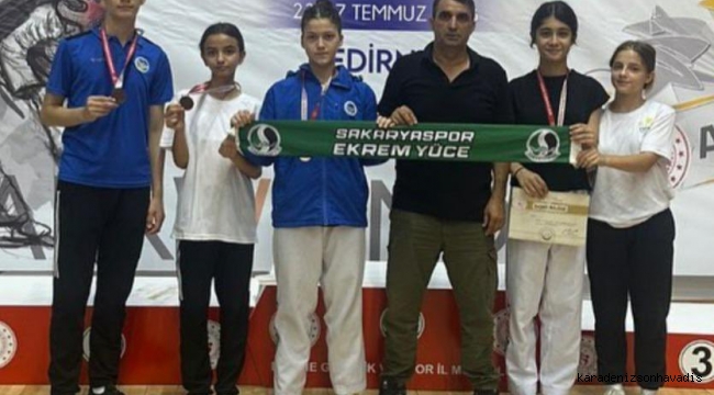 Sakarya Büyükşehir’in taekwondo sporcuları yarı finalde