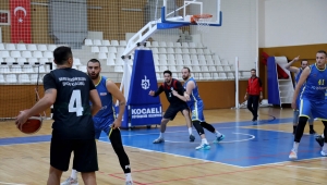 Büyükşehir basket hazırlık maçında Karamürselbey ile karşılaştı