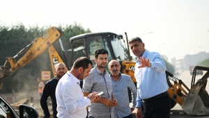 KARTEPE'DE İKİ CADDEYE 3700 TON ASFALT SERİLDİ