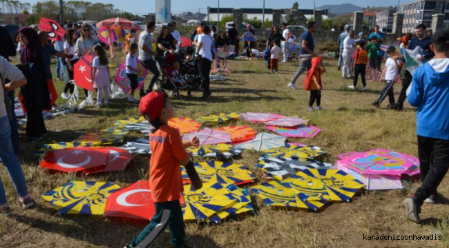 Uçurtmalar cumhuriyet sevgisiyle havalandı