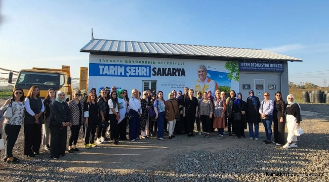 Girişimci kadınlar çift katlı otobüsle Sakarya’yı gezdi