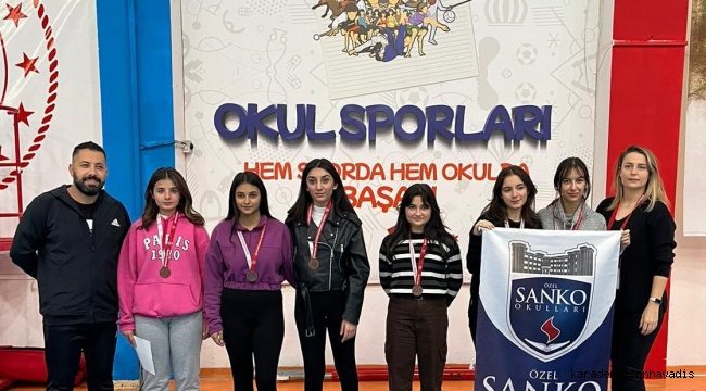 SANKO OKULLARI ÖĞRENCİLERİNİN ESKRİM BAŞARISI