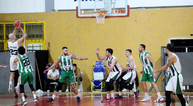 Sakarya Büyükşehir basketboldan taraftarı önünde Vefa galibiyeti: 83-73