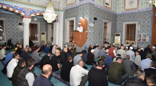 Kartepe'de camiler doldu taştı