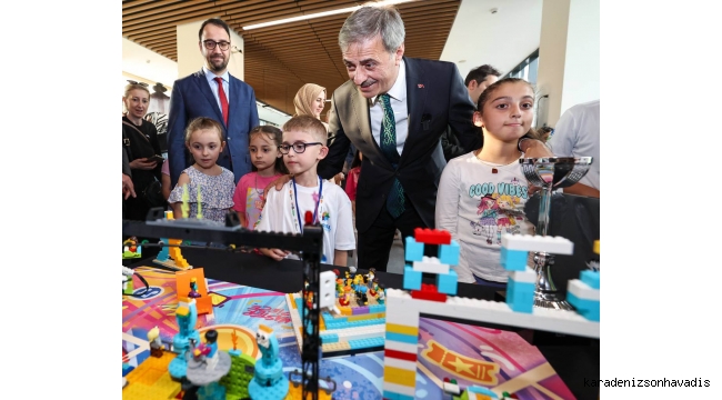 Başkan Alemdar miniklerin mezuniyet heyecanına ortak oldu