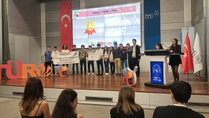 Genç Akademi öğrencileri İTÜ Robot Olimpiyatları'nda birincilik elde etti