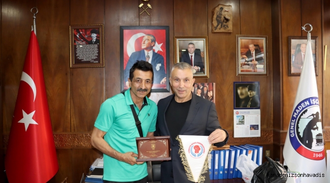 Tiryaki'den Demir'e plaket