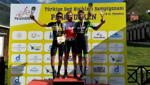 Büyükşehir'in pedalları şampiyonluğa döndü Furkan Akçam Türkiye şampiyonu