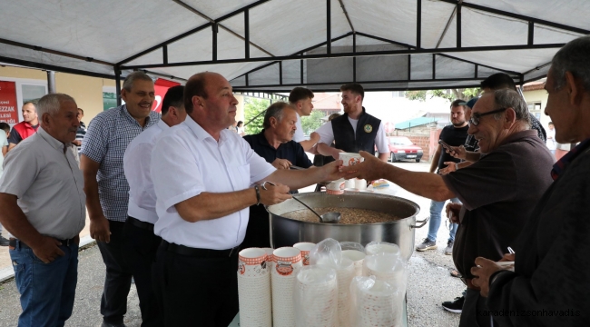 Ferizli Belediyesi’nden Abdurrezzak Mahallesinde Aşure İkramı