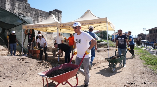 90 GÖNÜLLÜ PERSONEL KAZIYA DESTEK VERDİ