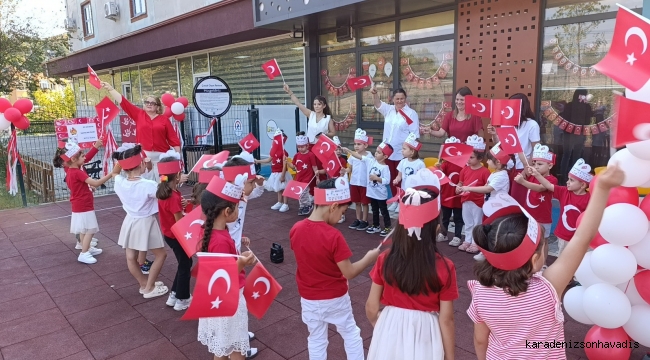 MİNİKLERİN 30 AĞUSTOS COŞKUSU ZAFER BAYRAMI’NI COŞKUYLA KUTLADILAR